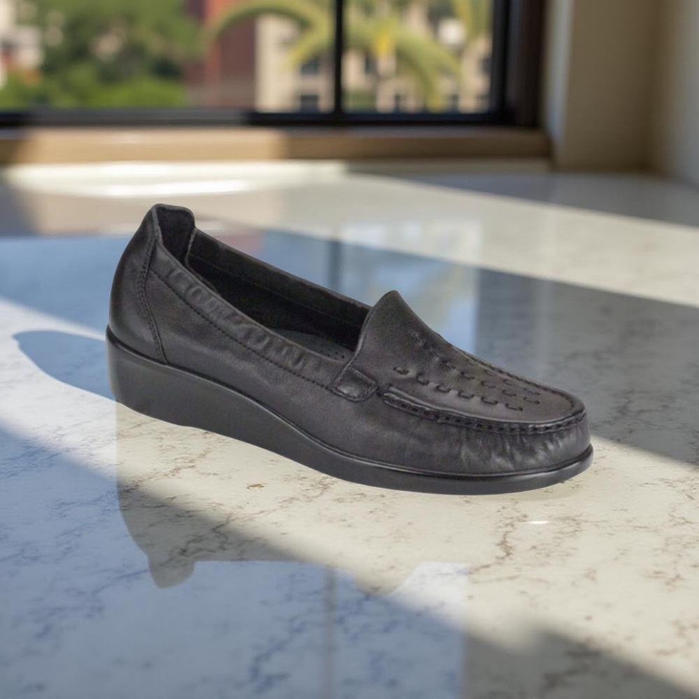 SAS Women’s Black Leather Weave Loafer Size 10